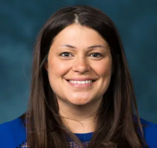 Headshot of Elizabeth McLaughlin