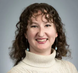 Headshot of Emily Walzl
