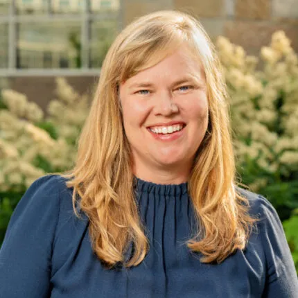 Dr. Lindsay Petty