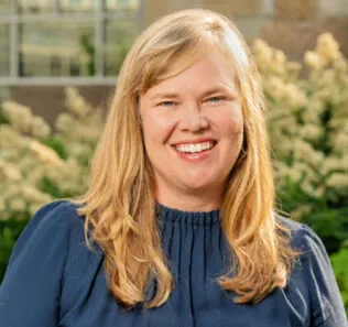 Dr. Lindsay Petty